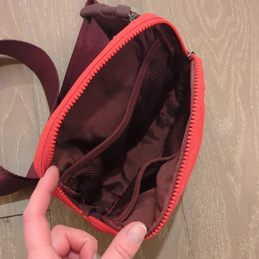 Lululemon Red Everywhere Belt Bag EBB Team Canada - Picture 5 of 5